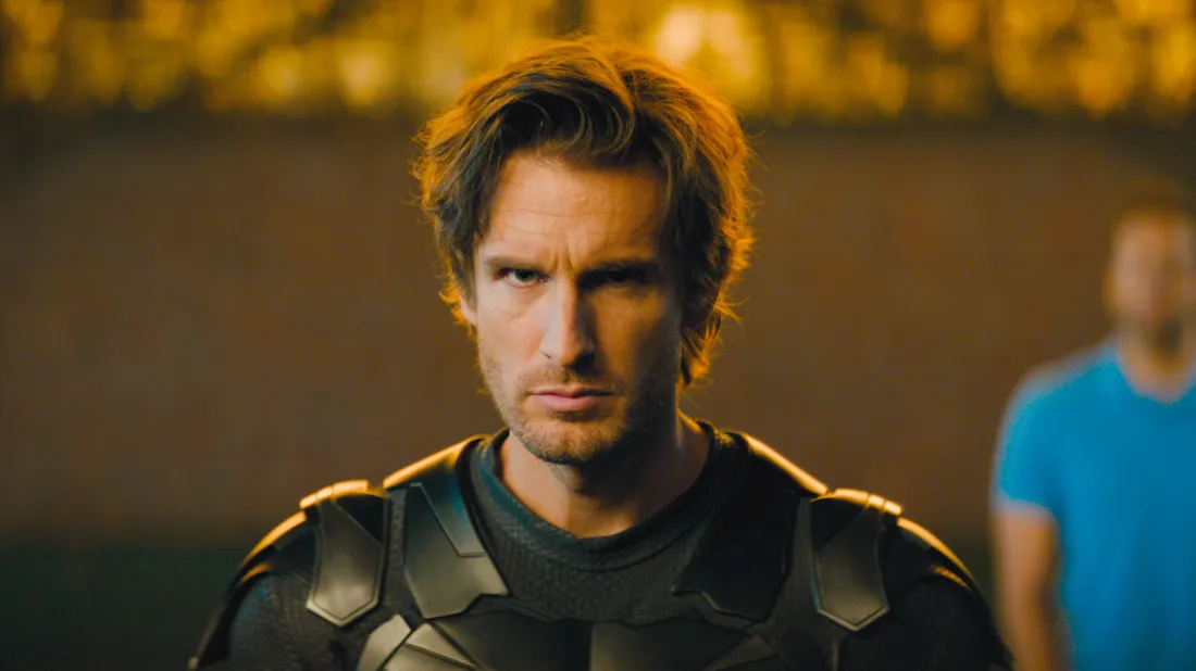 Super-héros malgré lui (2022) de et avec Philippe Lacheau